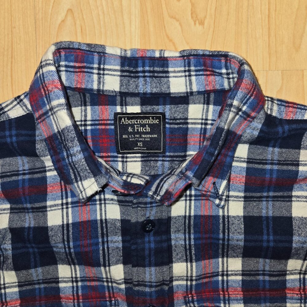 Fantastic Abercrombie & Fitch plaid flannel button down